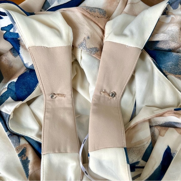 DKNY Long Sleeveless Cream Tan & Navy Blue Floral Dress Faux Wrap Size 8 NWT - Picture 12 of 16